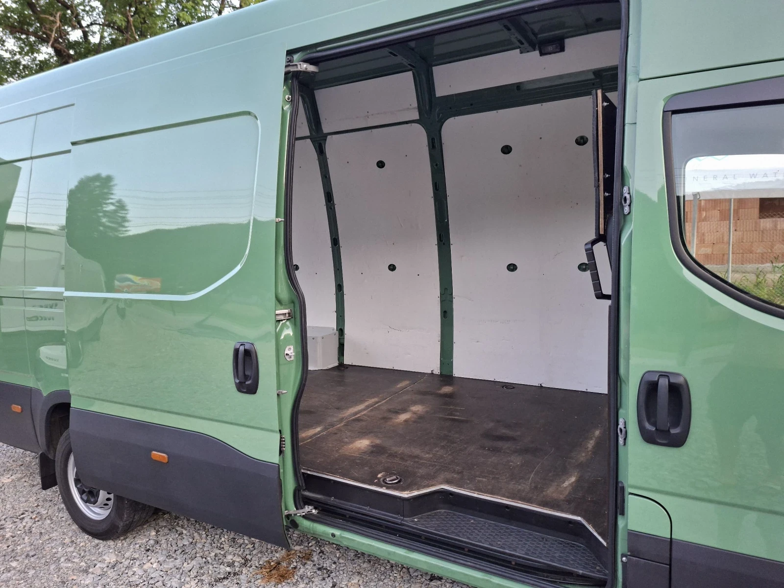 Iveco Daily 3.0* HI-MATIC* MAXI* LED* NAVI* A/C* , снимка 16 - Бусове и автобуси - 55105663