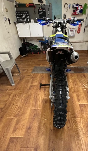 Husqvarna TE 300, снимка 4 - Мотоциклети и мототехника - 53636037