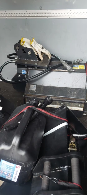 Обява за продажба на Багер Yanmar Vio 12 ~Цена по договаряне - изображение 6 | Auto.bg Обява за продажба на Багер Yanmar Vio 12 ~Цена по договаряне - изображение 6