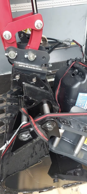 Обява за продажба на Багер Yanmar Vio 12 ~Цена по договаряне - изображение 8 | Auto.bg Обява за продажба на Багер Yanmar Vio 12 ~Цена по договаряне - изображение 8