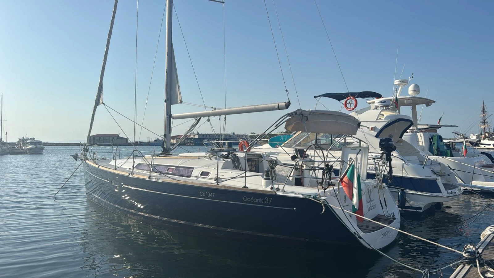 ���������� ����� Beneteau Oceanis 37 | Mobile.bg � ����������� 13