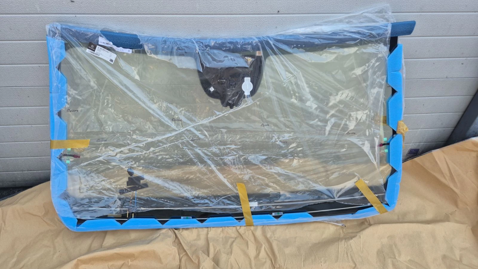 ПРЕДНО СТЪКЛО ЧИСТО НОВО MERCEDES GLE A1676703201, снимка 7 - Части - 55011483