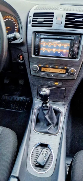Toyota Avensis 1.8 147 HP, снимка 10