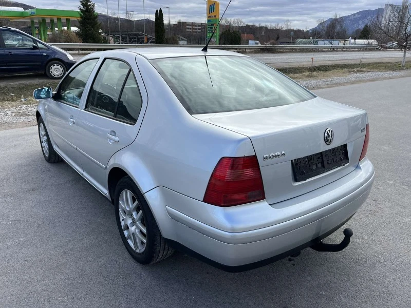 VW Bora 1.9TDI 110кс АВТОПИЛОТ КЛИМАТРОНИК, снимка 5 - Автомобили и джипове - 44118289