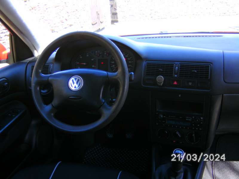 VW Golf Климатик, снимка 10 - Автомобили и джипове - 46344044
