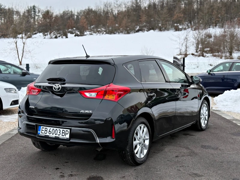 Toyota Auris 1.4D4D КАМЕРА, снимка 4 - Автомобили и джипове - 48634002