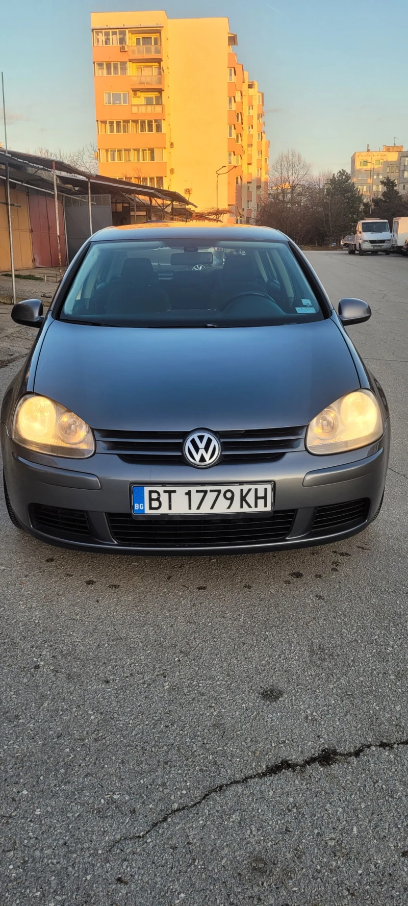 VW Golf, снимка 1 - Автомобили и джипове - 48830794