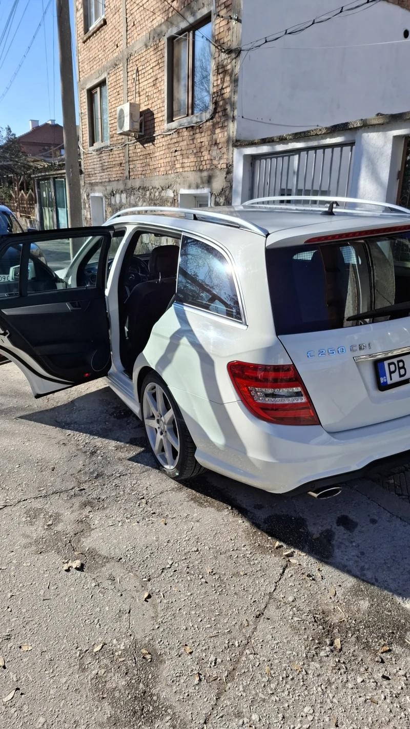 Mercedes-Benz C 250 AMG-4MATIK, снимка 9 - Автомобили и джипове - 49025901