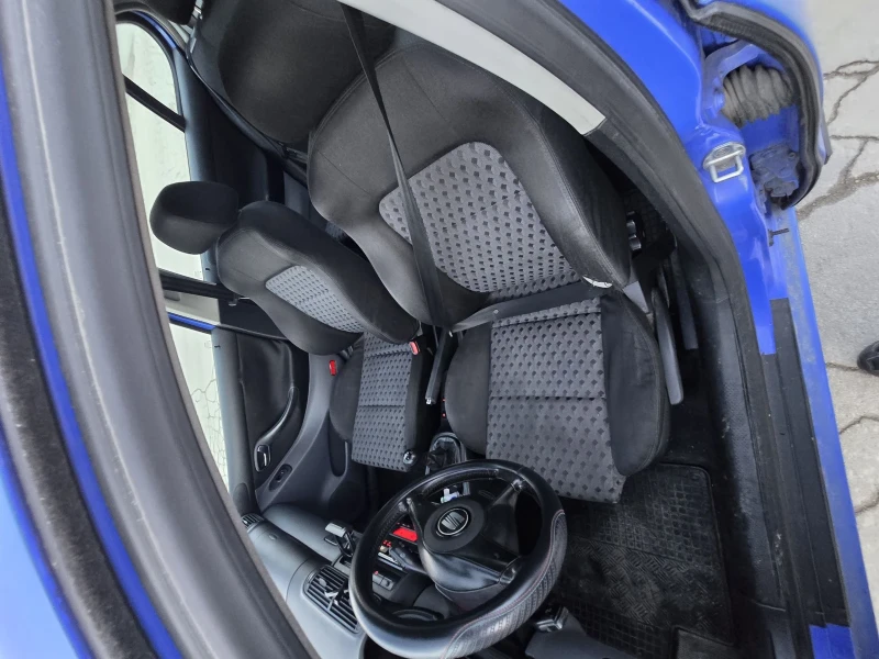 Seat Leon, снимка 11 - Автомобили и джипове - 53126680