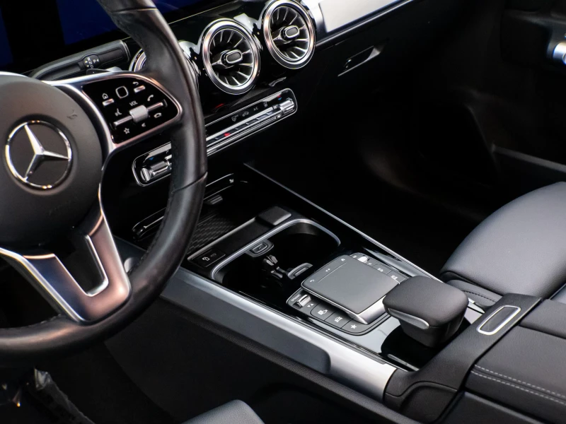 Mercedes-Benz EQB 300 4MATIC, снимка 9 - Автомобили и джипове - 53298857