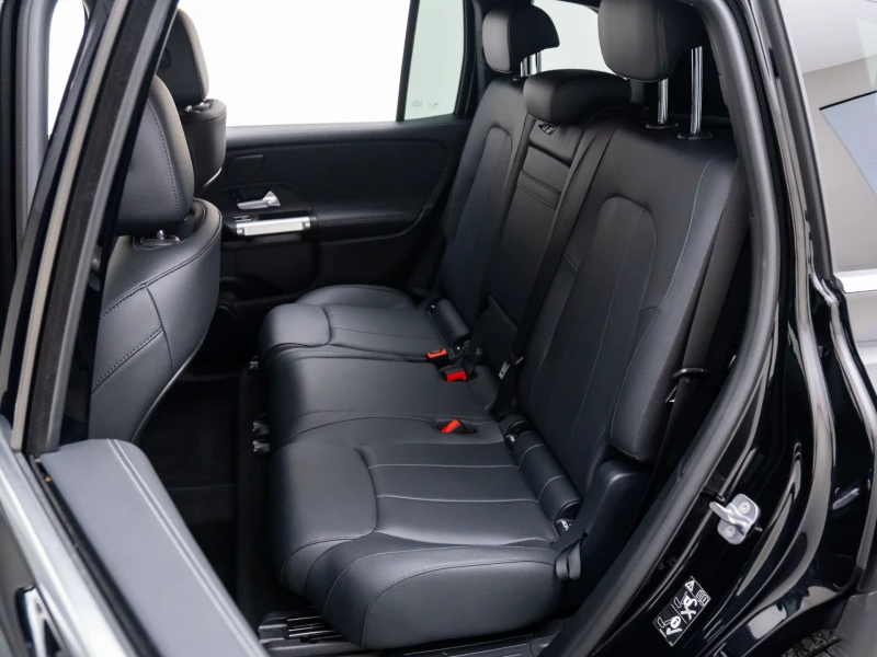 Mercedes-Benz EQB 300 4MATIC, снимка 13 - Автомобили и джипове - 53298857
