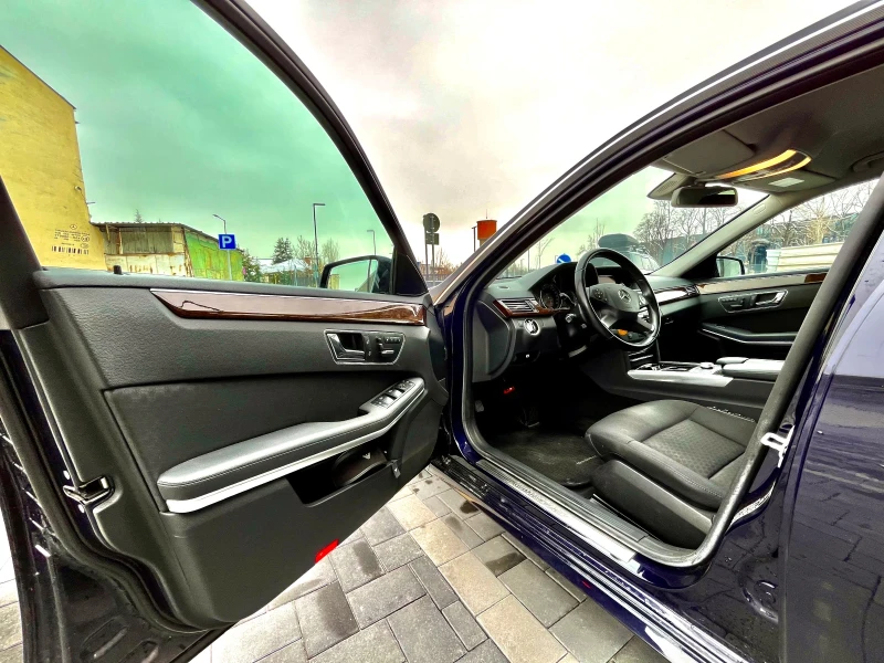 Mercedes-Benz E 350, снимка 9 - Автомобили и джипове - 53340048