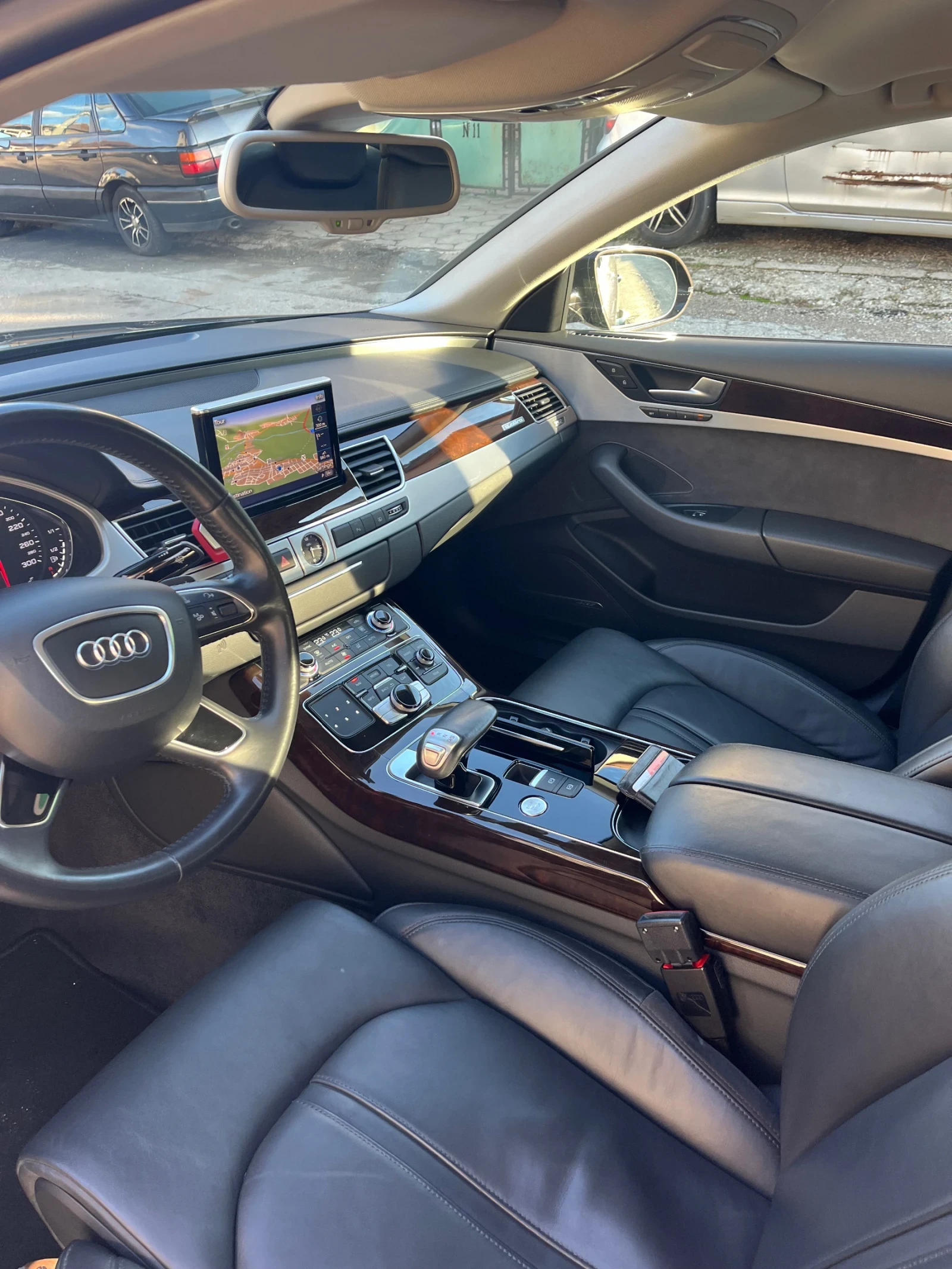 Audi A8 4.2 TDI 132000 километра - изображение 7