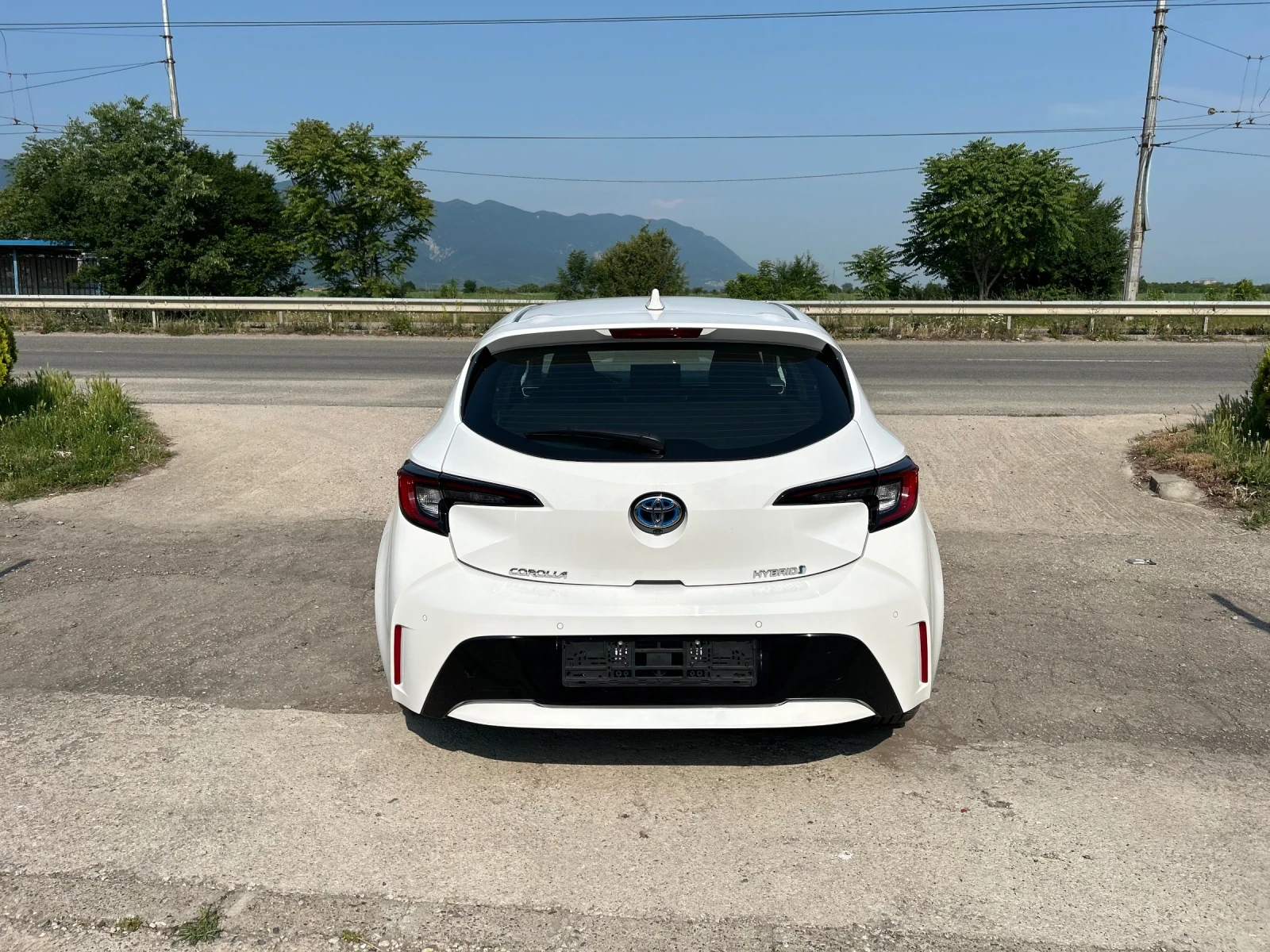 Toyota Corolla HYBRID - изображение 6