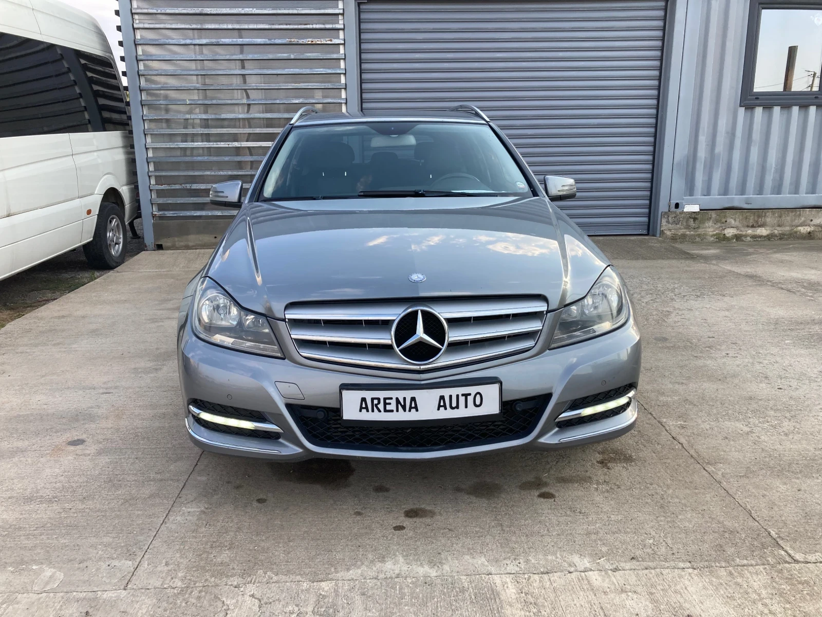 Mercedes-Benz C 220 Avantgarde, снимка 4 - Автомобили и джипове - 51276587
