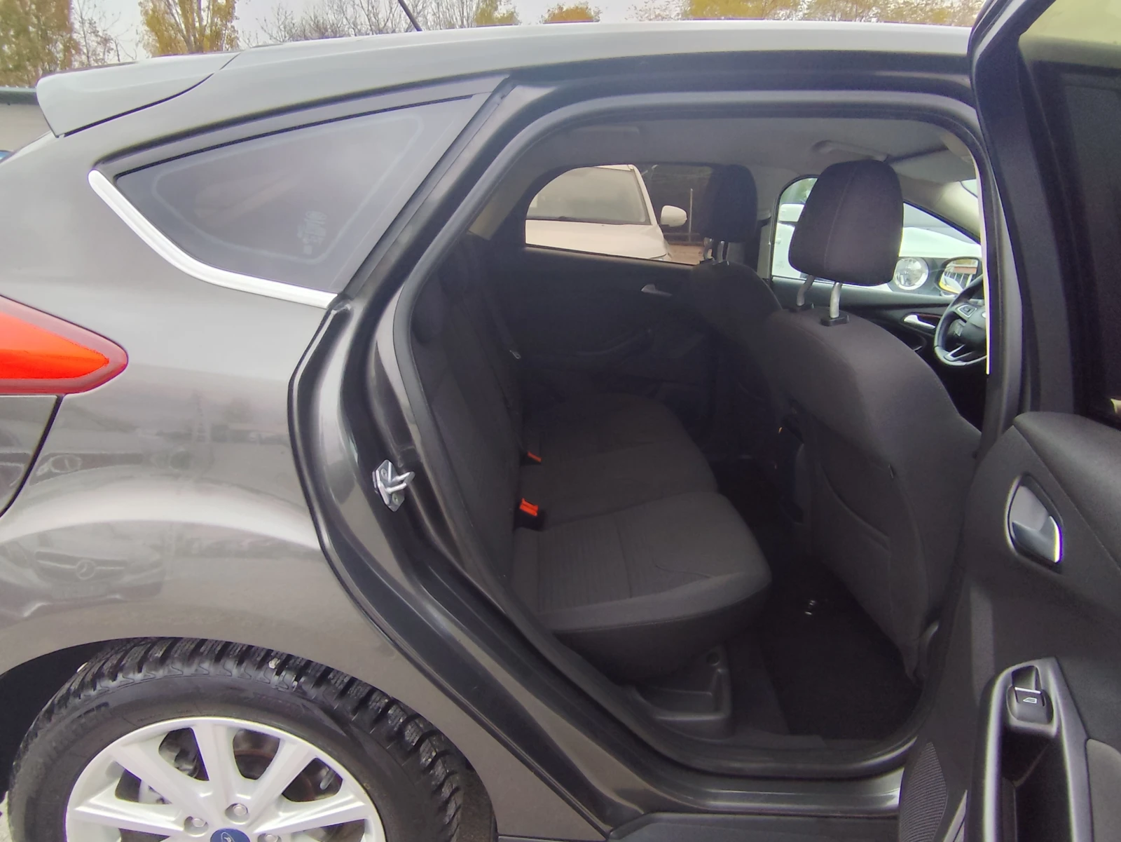 Ford Focus 1.5TDCi* * EURO6B* KLIMATRONIK* FACELIFT | Mobile.bg   12