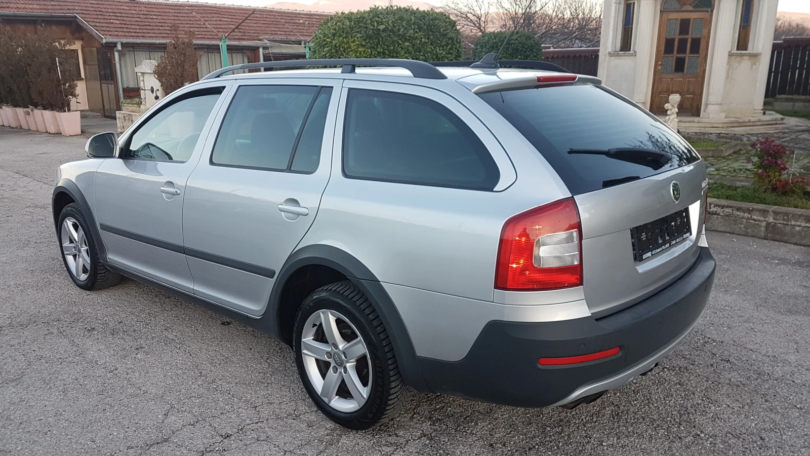 Skoda Octavia SCOUT 2 .0 TDI 4×4 - изображение 7