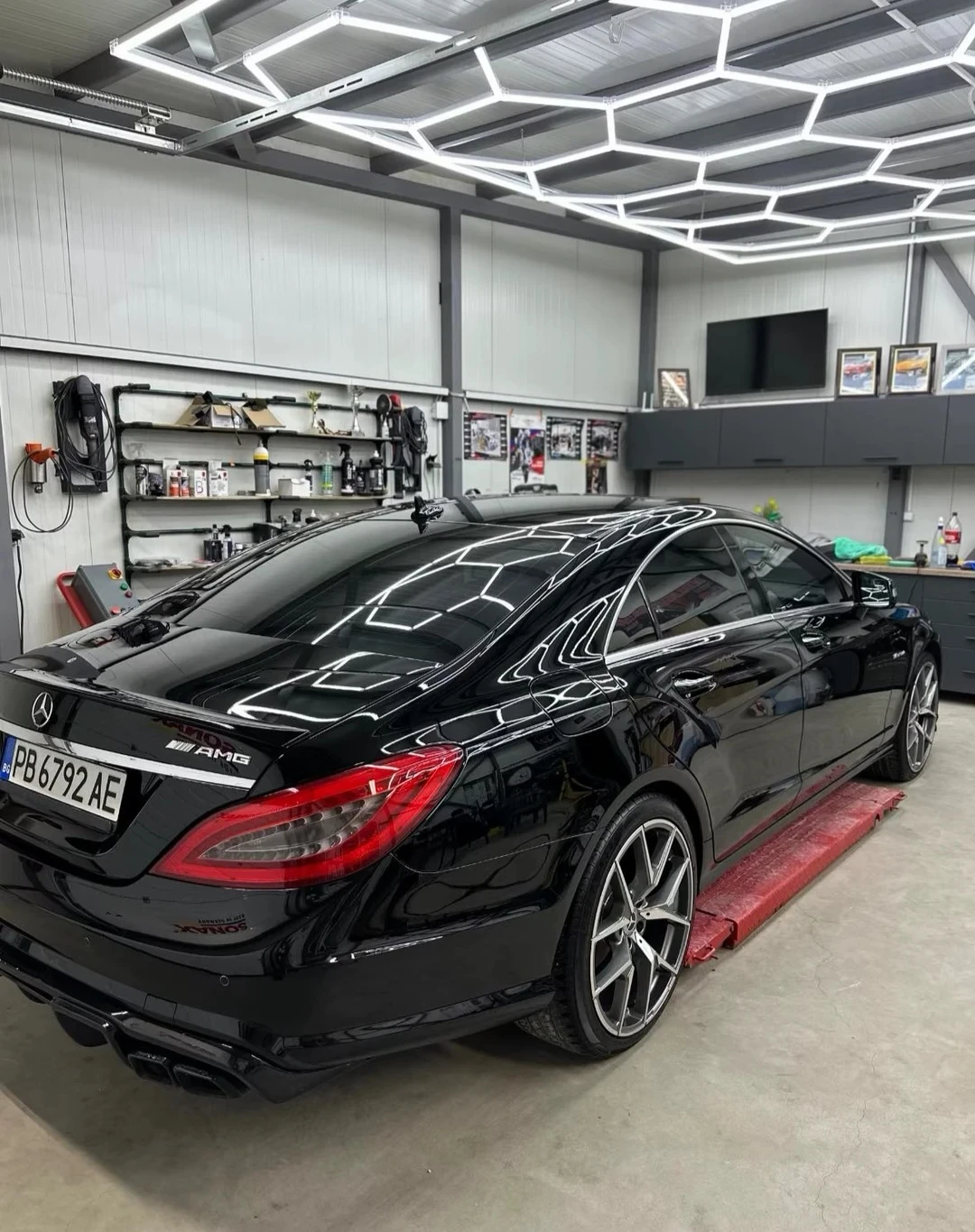 Mercedes-Benz CLS 55  - изображение 2