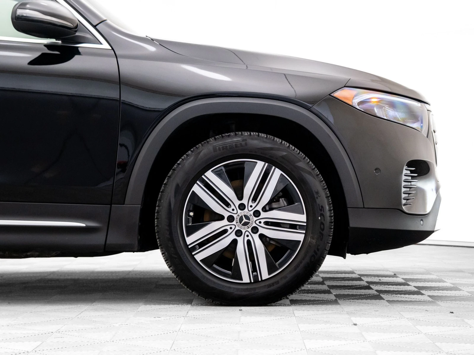 Mercedes-Benz EQB 300 4MATIC - изображение 7