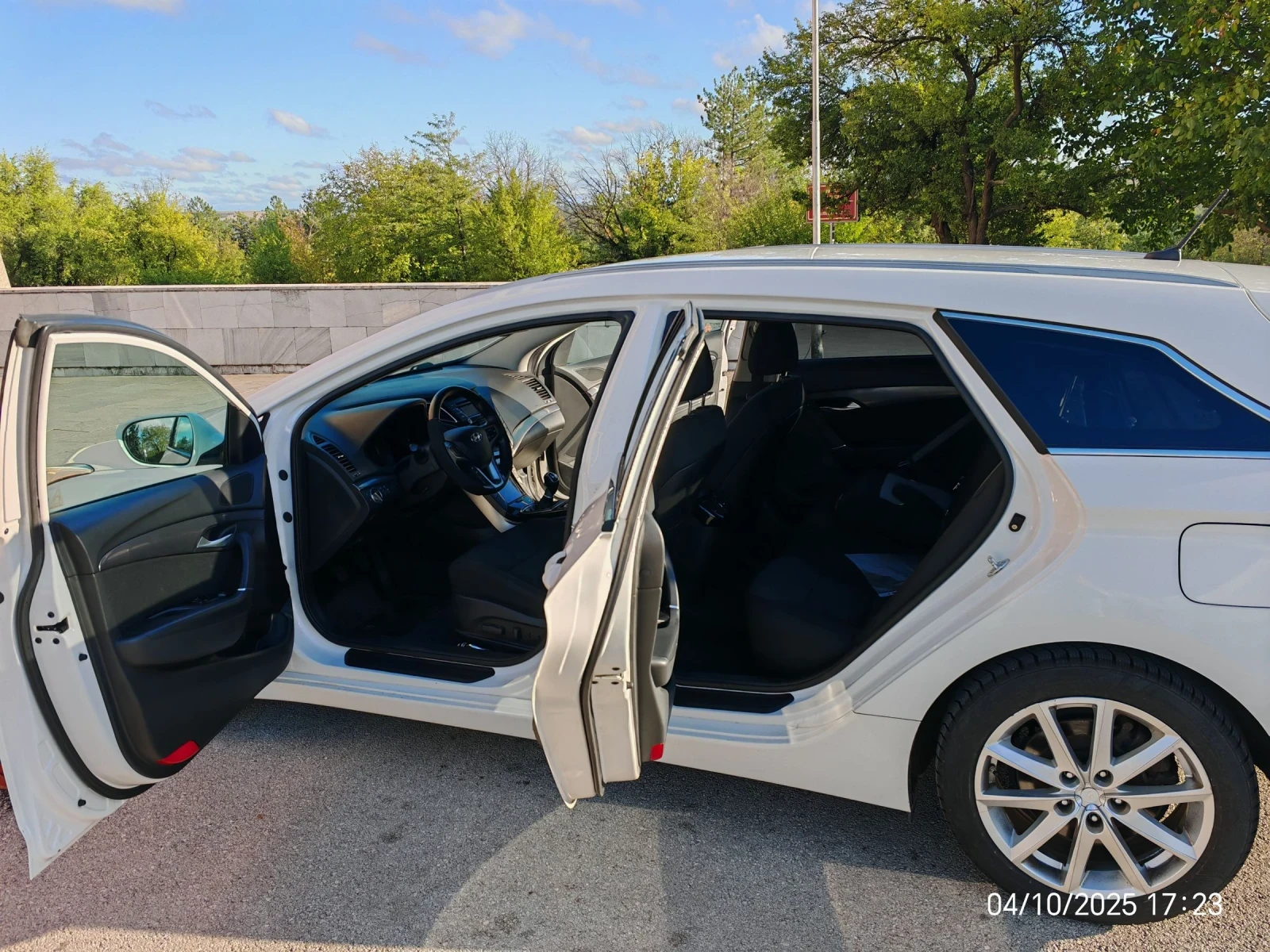 Hyundai I40 2.0/ 177k.с/ ШВЕЙЦАРИЯ , снимка 12 - Автомобили и джипове - 53773943