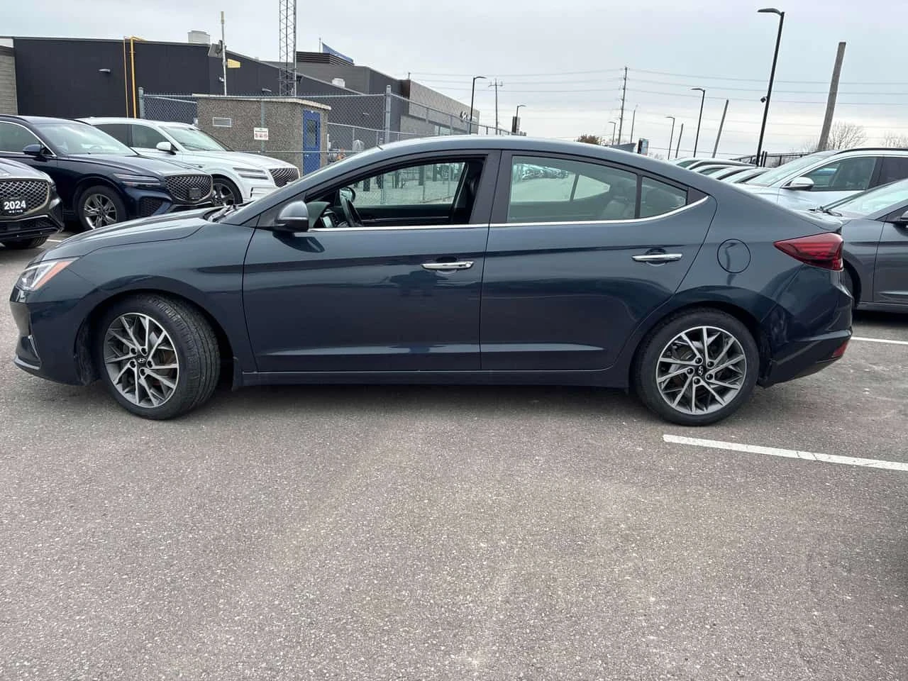 Hyundai Elantra * Luxury * CARFAX * ПАНОРАМА * KEYLESS * ПОДГРЕВИ, снимка 2 - Автомобили и джипове - 54054185