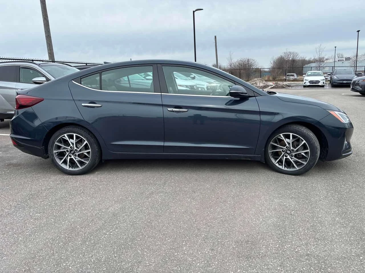 Hyundai Elantra * Luxury * CARFAX * ПАНОРАМА * KEYLESS * ПОДГРЕВИ, снимка 3 - Автомобили и джипове - 54054185