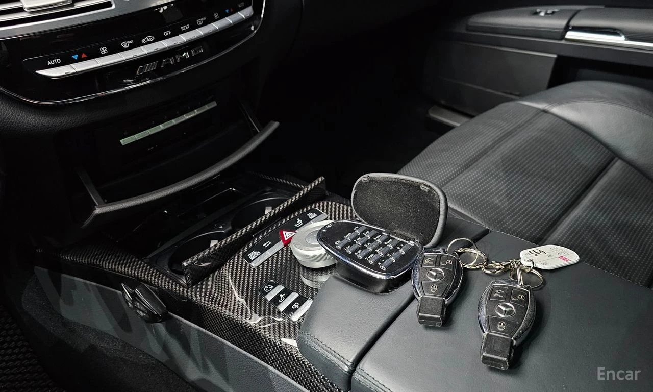 Mercedes-Benz S 63 AMG 6.2* V8* ПОДГРЕВ* ОБДУХВАНЕ* МАСАЖ* КЕЙЛЕС* КАМЕРА, снимка 12 - Автомобили и джипове - 54743491