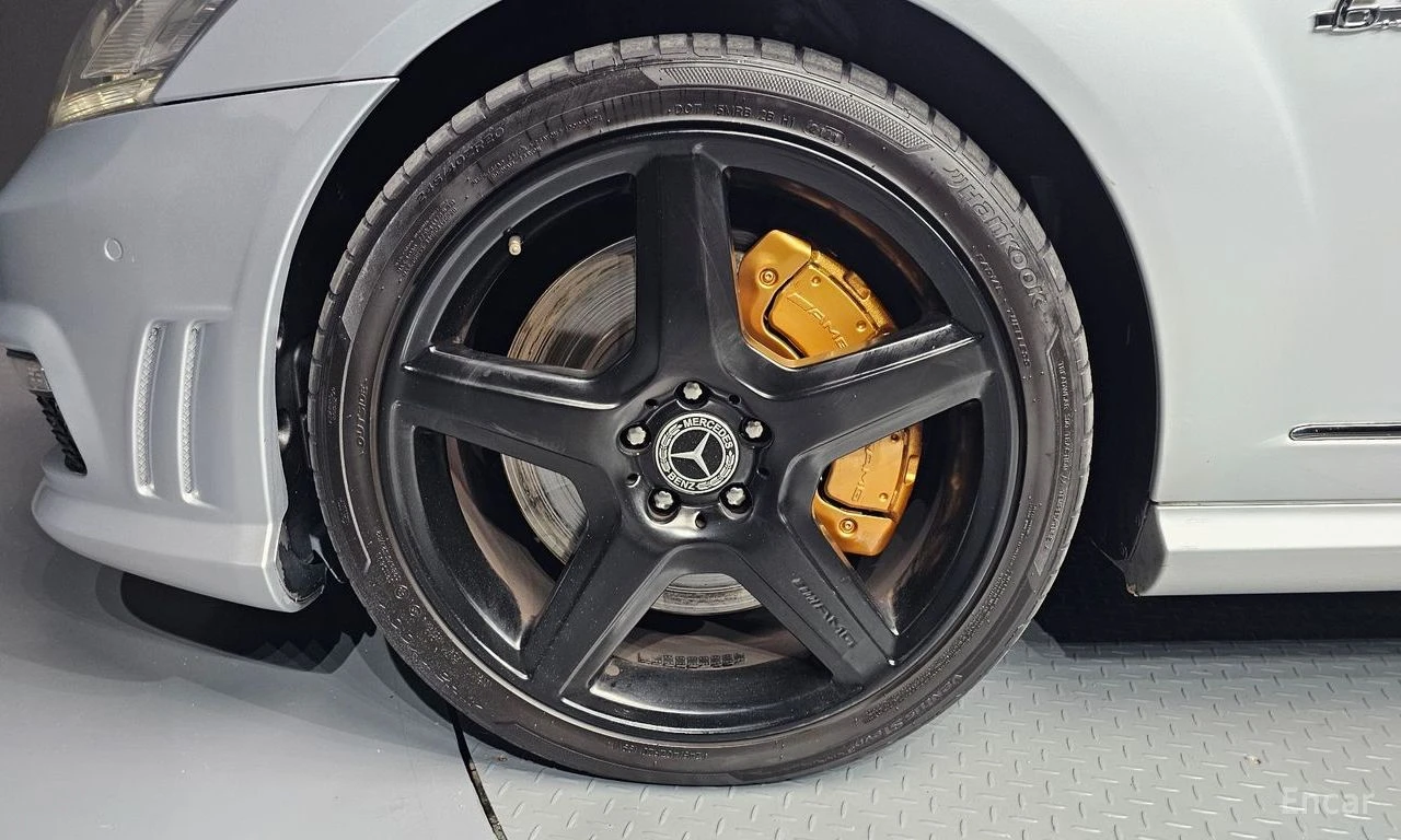 Mercedes-Benz S 63 AMG 6.2* V8* ПОДГРЕВ* ОБДУХВАНЕ* МАСАЖ* КЕЙЛЕС* КАМЕРА, снимка 5 - Автомобили и джипове - 54743491