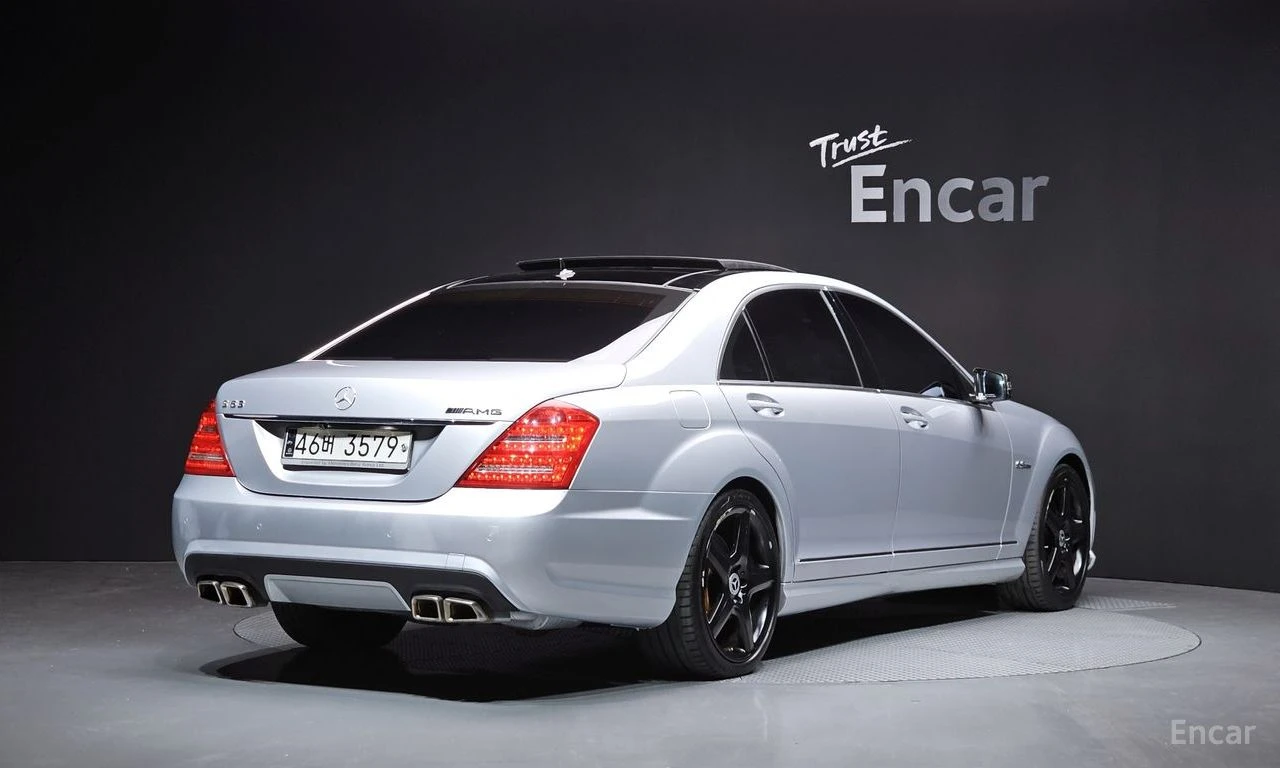 Mercedes-Benz S 63 AMG 6.2* V8* ПОДГРЕВ* ОБДУХВАНЕ* МАСАЖ* КЕЙЛЕС* КАМЕРА, снимка 2 - Автомобили и джипове - 54743491