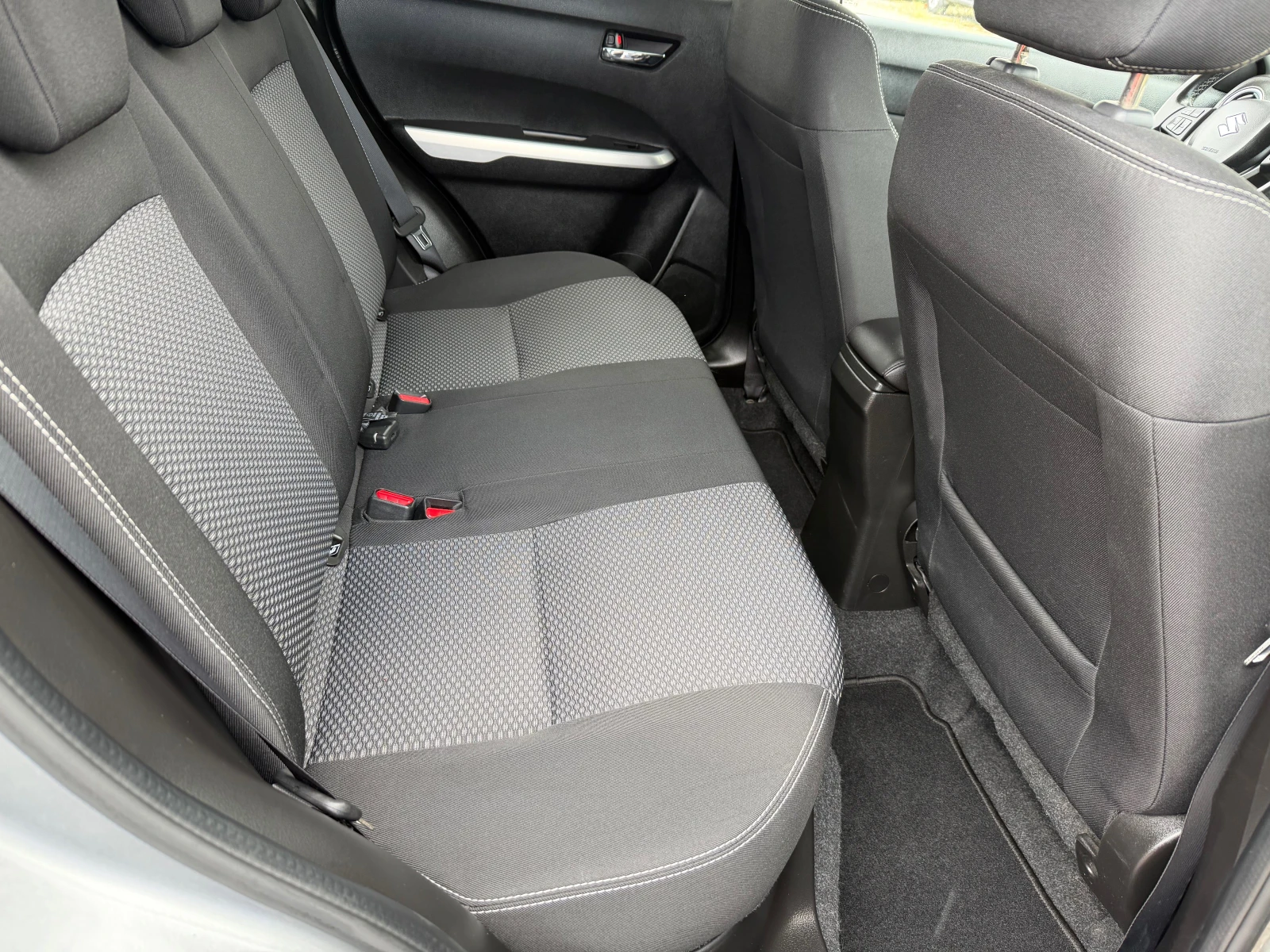 Suzuki Swift 1.6 DDIS 4х4(Като Нова), снимка 14 - Автомобили и джипове - 54778308