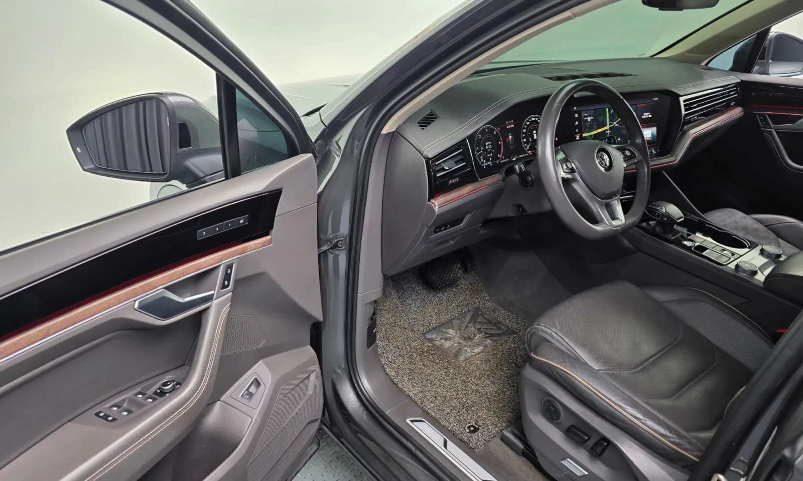 VW Touran PRESTIGE* ���������* DISTRONIC* PANO | Mobile.bg � ����������� 12