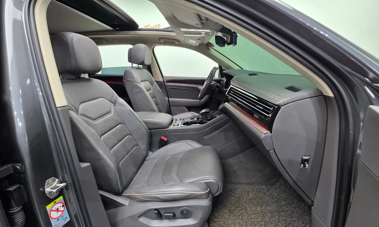 VW Touran PRESTIGE* ���������* DISTRONIC* PANO | Mobile.bg � ����������� 10