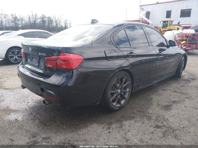 BMW 340 xDrive Автокредит Цена до България, снимка 6 - Автомобили и джипове - 55463372