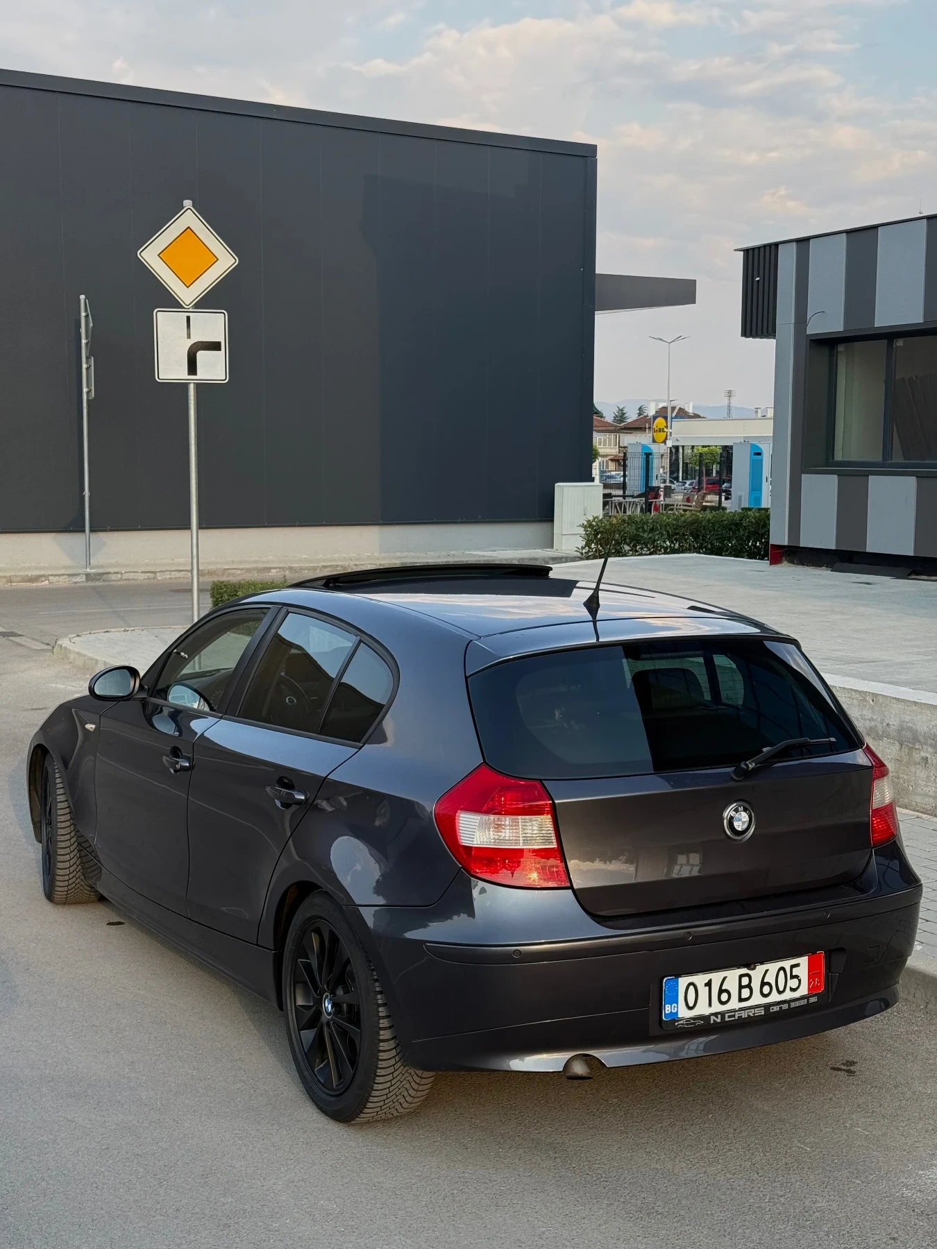 BMW 120 163 к.с / Рекаро / HI-FI / Шибидах, снимка 3 - Автомобили и джипове - 55578422