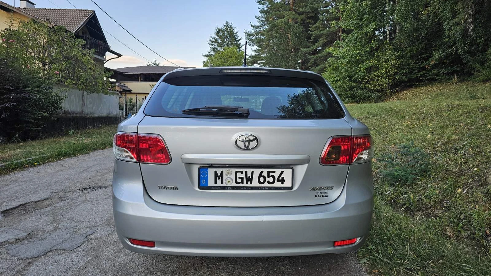 Toyota Avensis 1.8, снимка 9 - Автомобили и джипове - 56086884