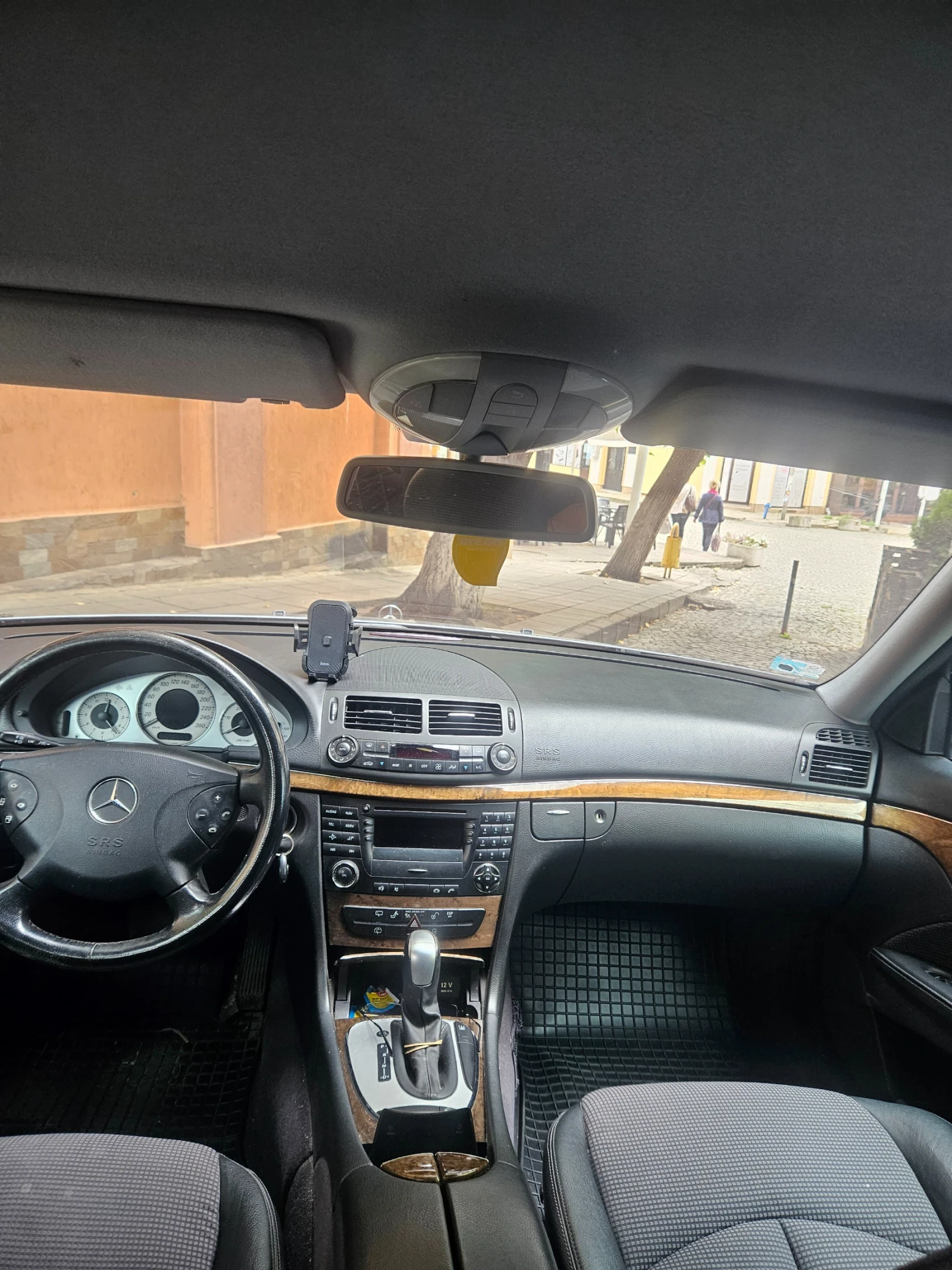 Mercedes-Benz E 280, снимка 5 - Автомобили и джипове - 56323548