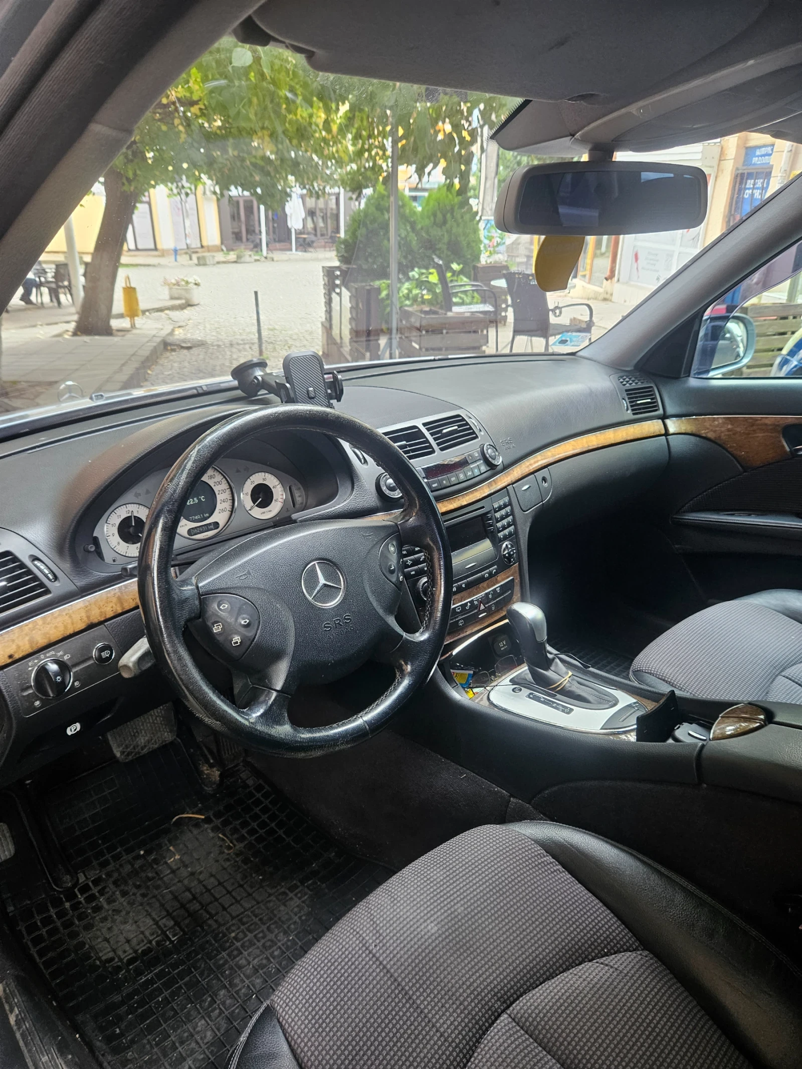 Mercedes-Benz E 280, снимка 6 - Автомобили и джипове - 56323548