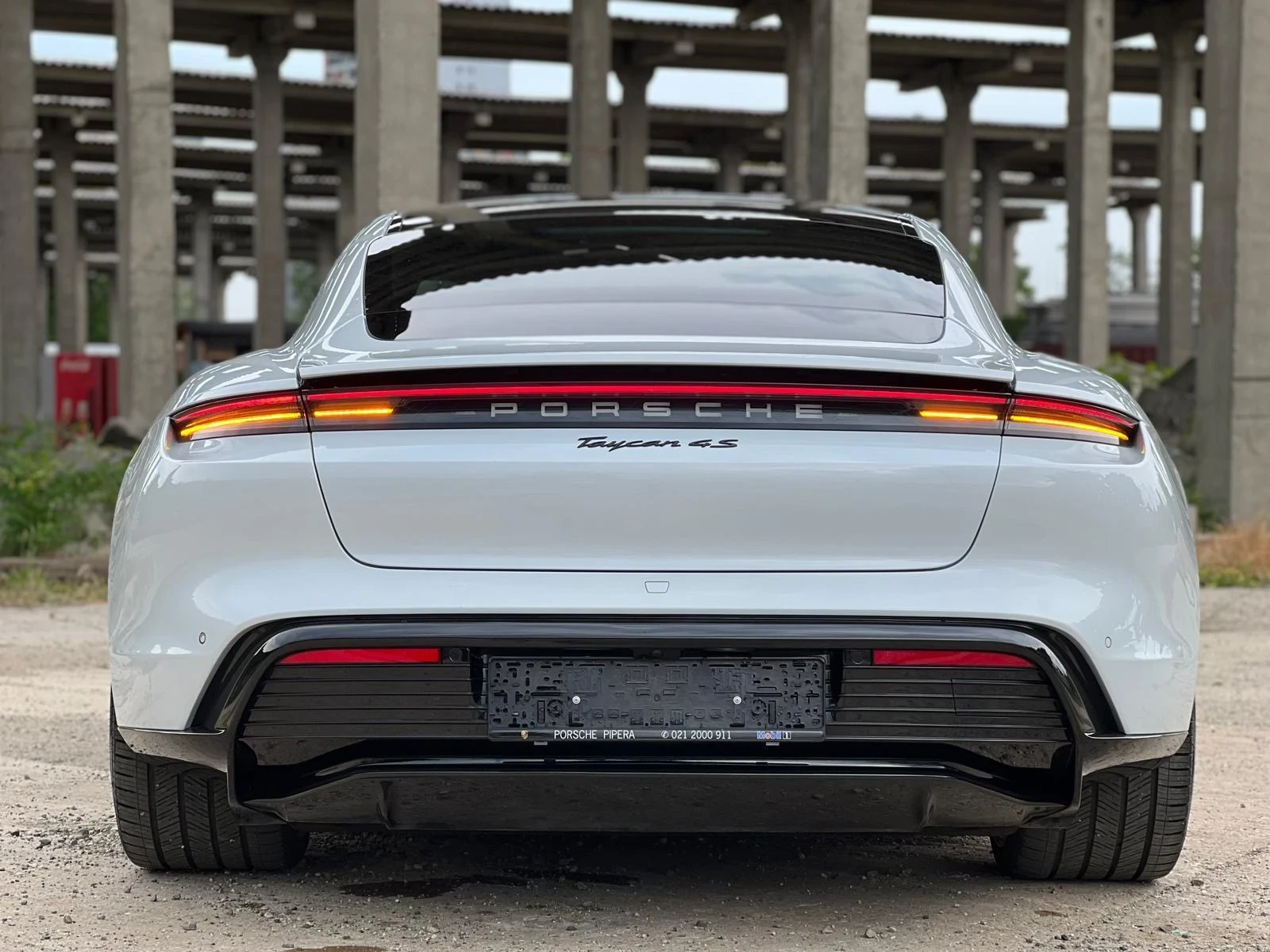 Porsche Taycan 4s , снимка 4 - Автомобили и джипове - 56539021