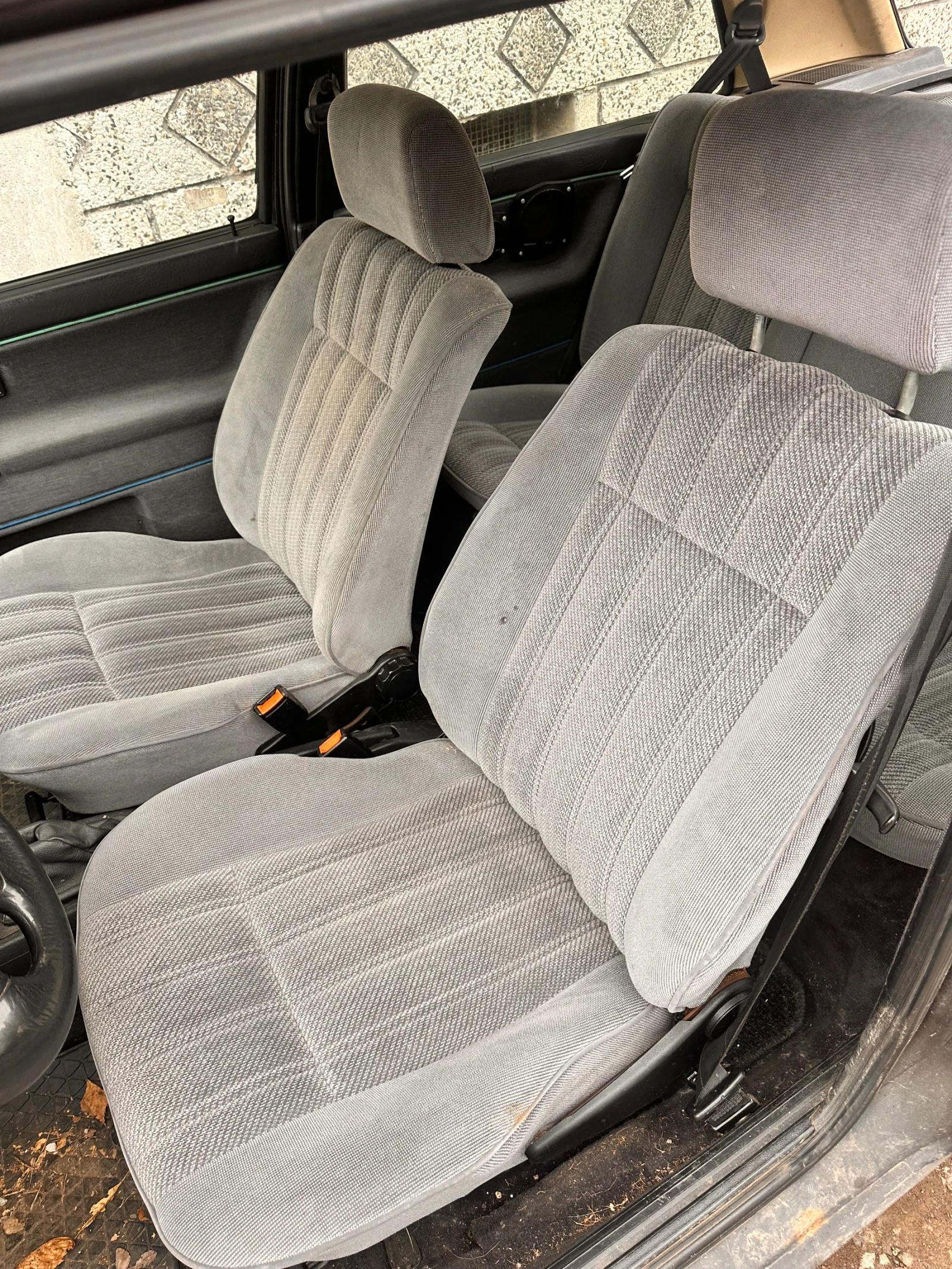 VW Golf 1.6 TD, снимка 3 - Автомобили и джипове - 56558894