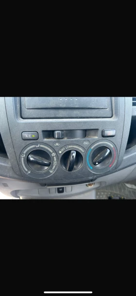 Toyota Hilux 2.5D Климатик - 6000 € / 11734.98 лв. - 67589806 7
