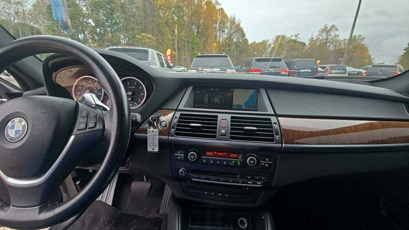 BMW X6 вакум* 2 съббуфера* амбиент* keyless* shodowline, снимка 5 - Автомобили и джипове - 47871182