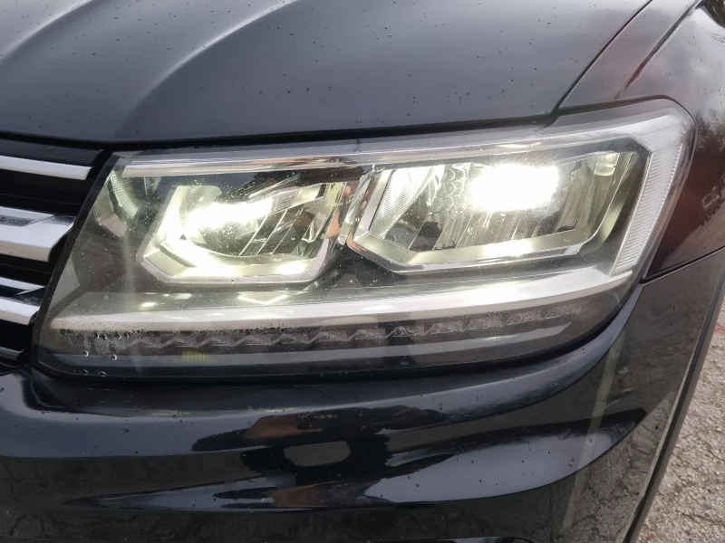 VW Tiguan 2.0TDI R Line Digital Full LED Distr Assist, снимка 16 - Автомобили и джипове - 48346503