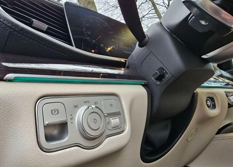 Mercedes-Benz GLS 400d 4Matic AMG Line, снимка 8 - Автомобили и джипове - 52723702