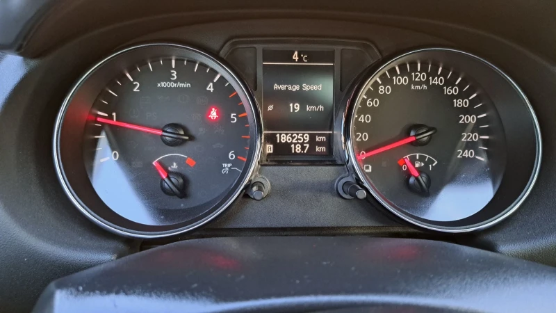 Nissan Qashqai 1.5 DCI, NTEC, снимка 14 - Автомобили и джипове - 52921224