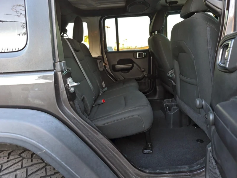 Jeep Wrangler, снимка 6 - Автомобили и джипове - 53031042