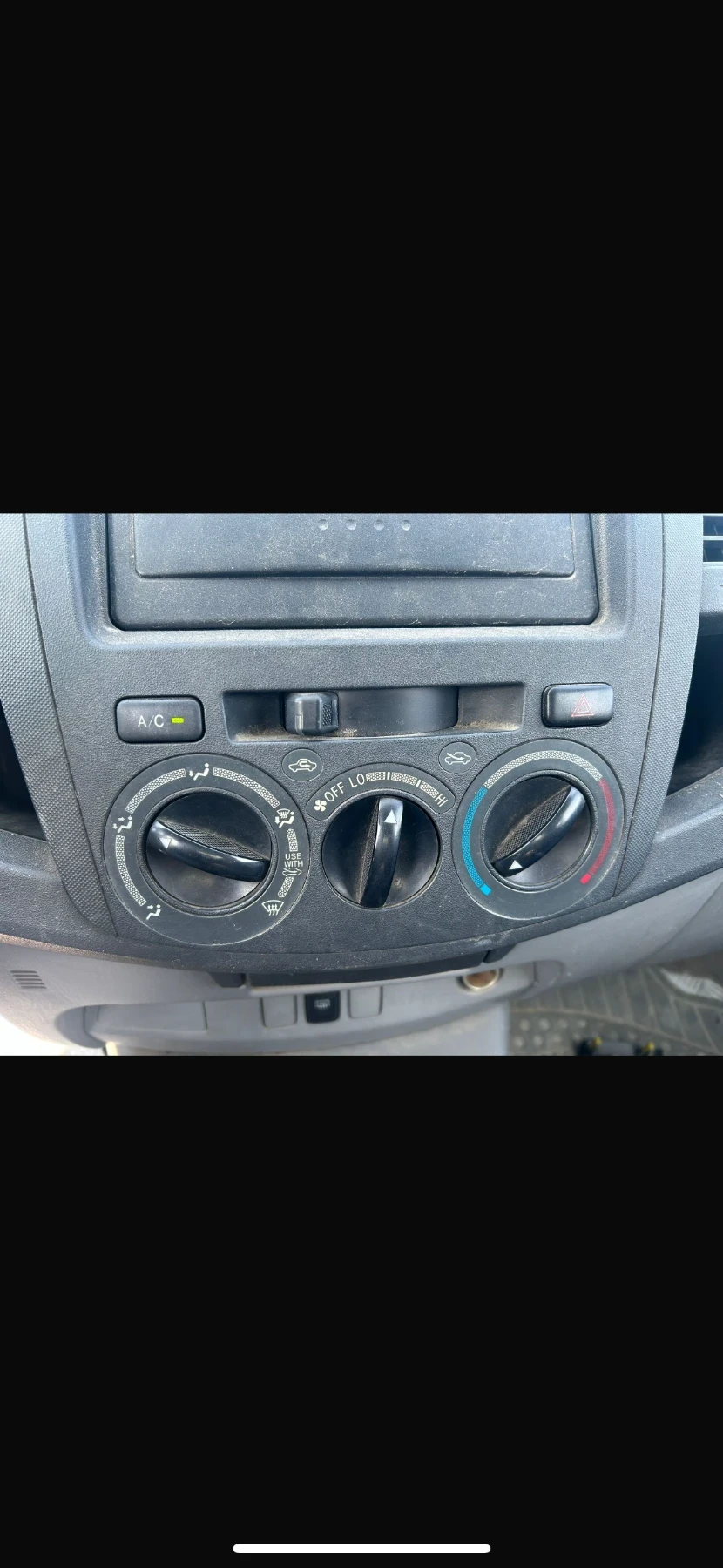 Toyota Hilux 2.5D Климатик, снимка 7 - Автомобили и джипове - 54867340