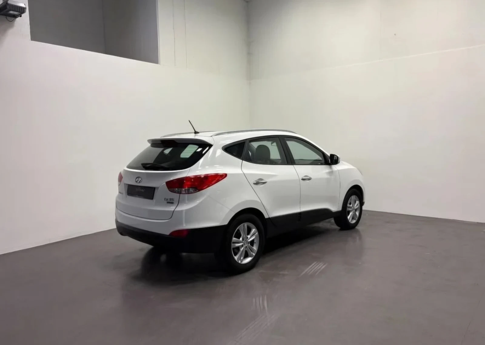 Hyundai IX35 1.7CRDI* 2WD COMFORT, снимка 2 - Автомобили и джипове - 54913570