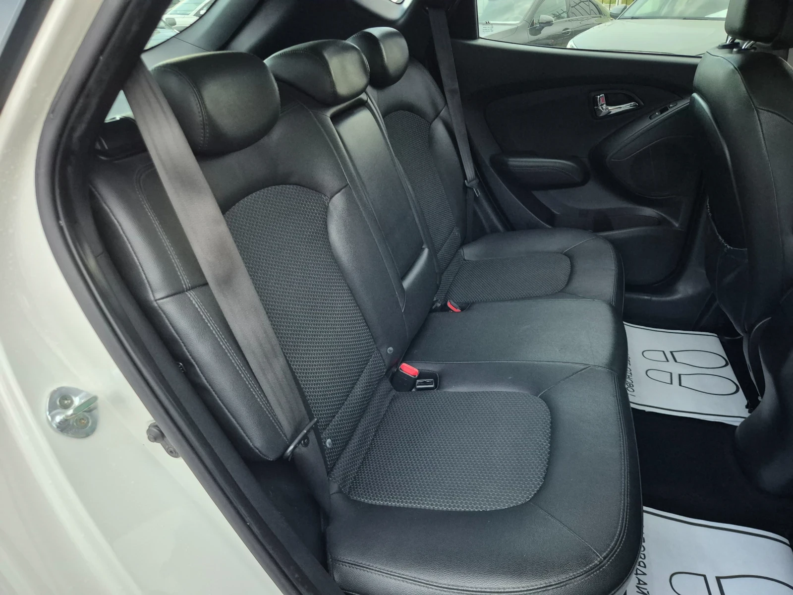 Hyundai IX35 1.7CRDI* COMFORT, снимка 15 - Автомобили и джипове - 54913570