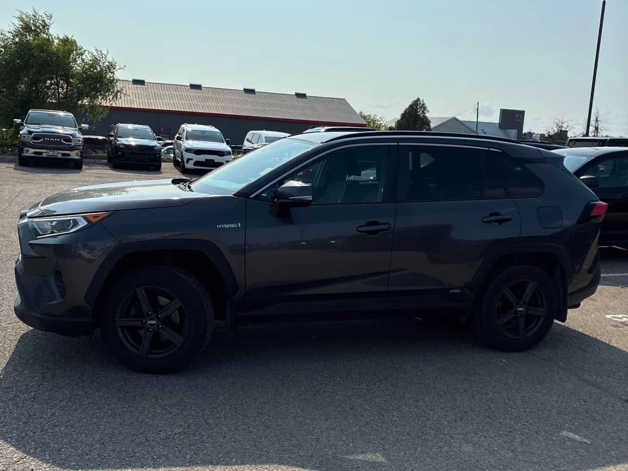Toyota Rav4 * Hybrid XLE * DISTRONIC* + ГУМИ С ДЖАНТИ* , снимка 2 - Автомобили и джипове - 55580921