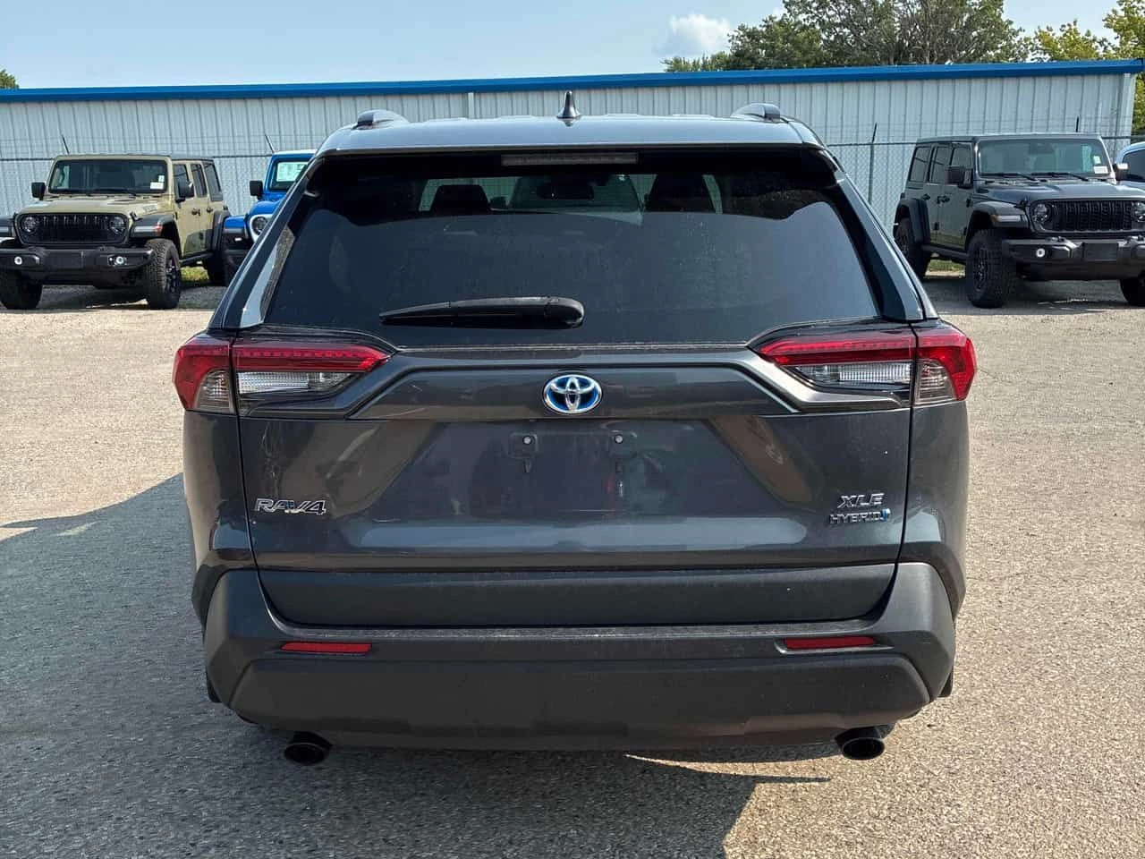 Toyota Rav4 * Hybrid XLE * DISTRONIC* + ГУМИ С ДЖАНТИ* , снимка 4 - Автомобили и джипове - 55580921
